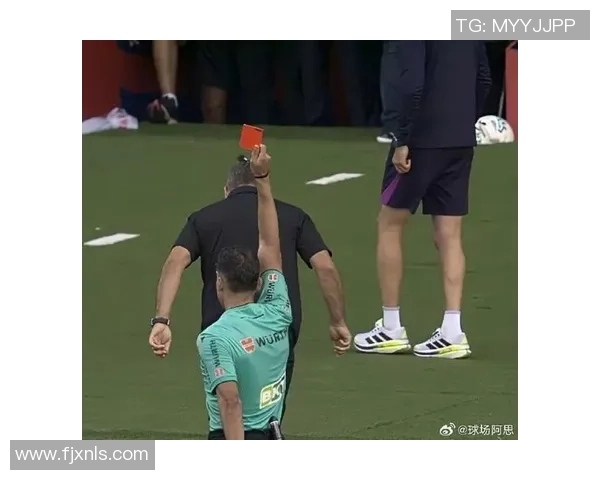 弗里克从场边怒视到飞奔庆祝绝杀瞬间展现冰火两重天的激烈情感