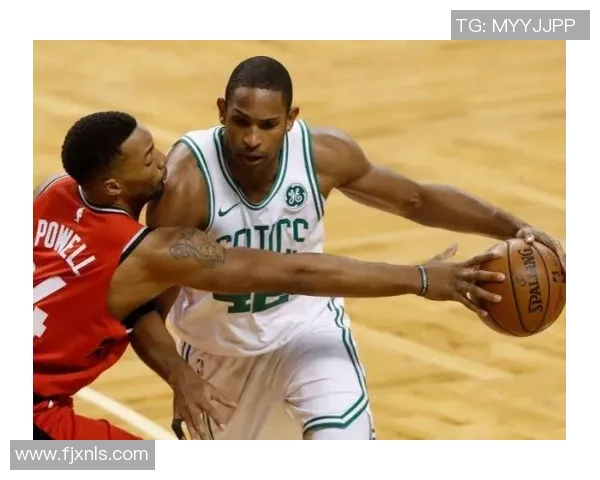 霍福德反击快攻精准命中底角三分助攻球队拉开分差